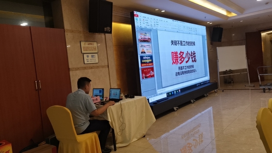 HDMI IN P2.5 schermo a LED Sala conferenze Movabile HD video wall