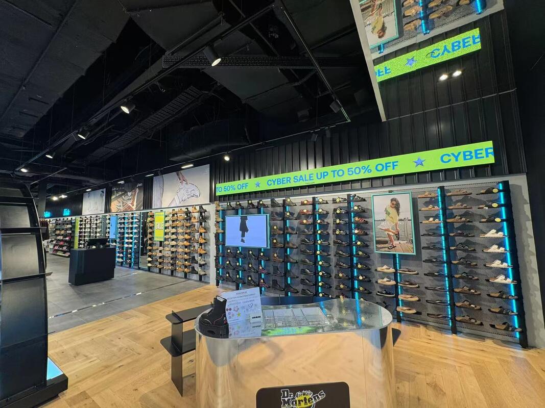 Indoor Outdoor Lighted Window Signage Featuring Customized Pixel Pitch for Effective Visual Communication and Enhancement