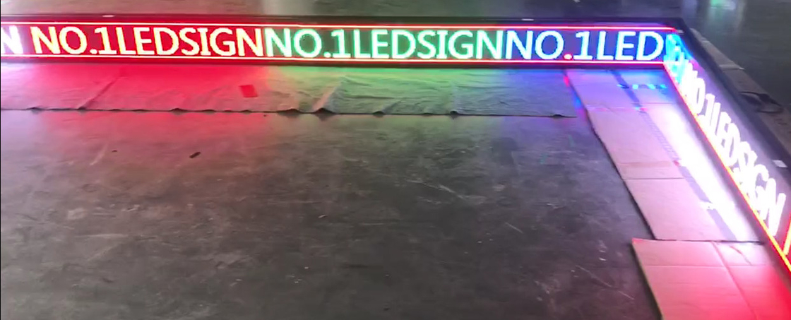 L'esposizione dell'interno della finestra di P3 il RGB LED firma Semioutdoor per la decorazione del negozio